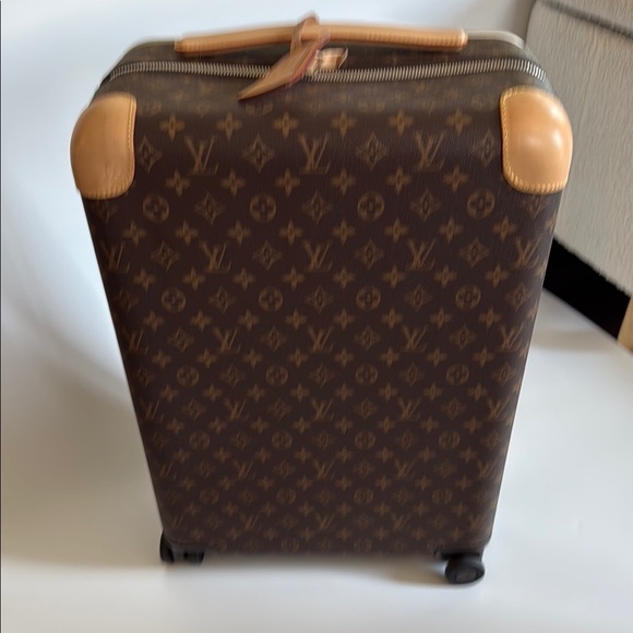 Louis Vuitton Monogram Canvas Travel Bag - Picture 8 of 15